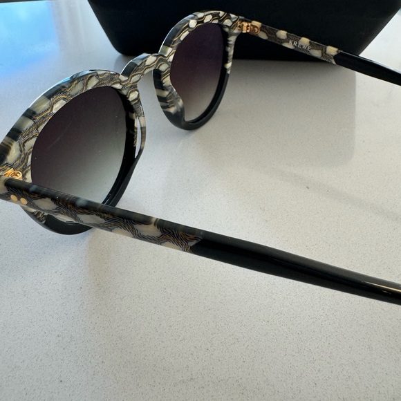 Krewe Collins Stella to Black Sunglasses - Picture 4 of 4